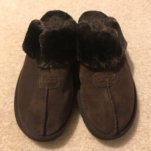 Chocolate House & Outdoor Slippers / Size 8